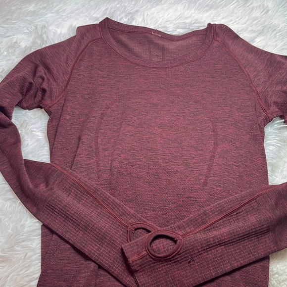 lululemon athletica Tops - Nwot Lululemon swiftly tech long sleeve!  Size 6 vintage color it’s gorgeous!